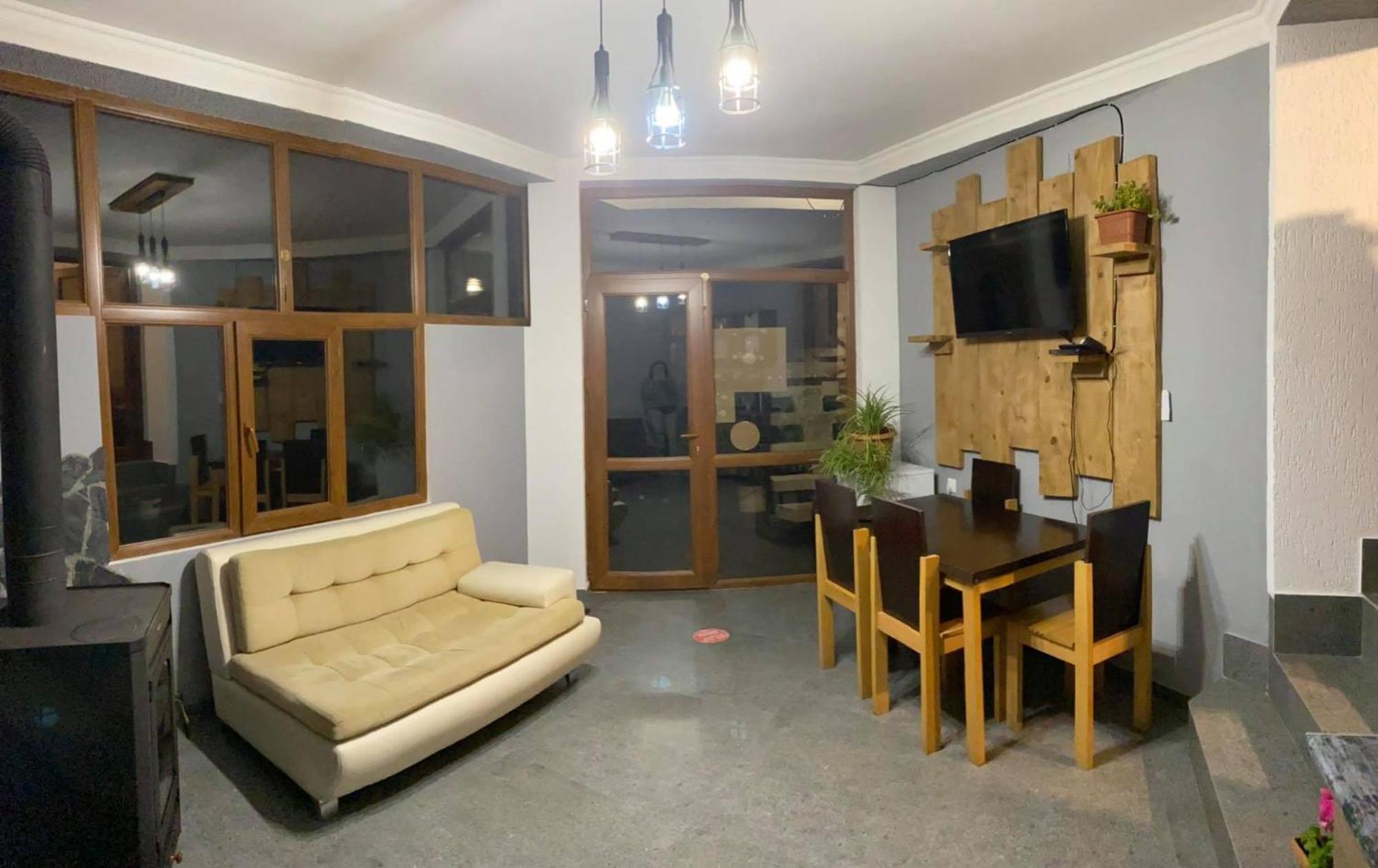 Guest House Nikala Местия Экстерьер фото