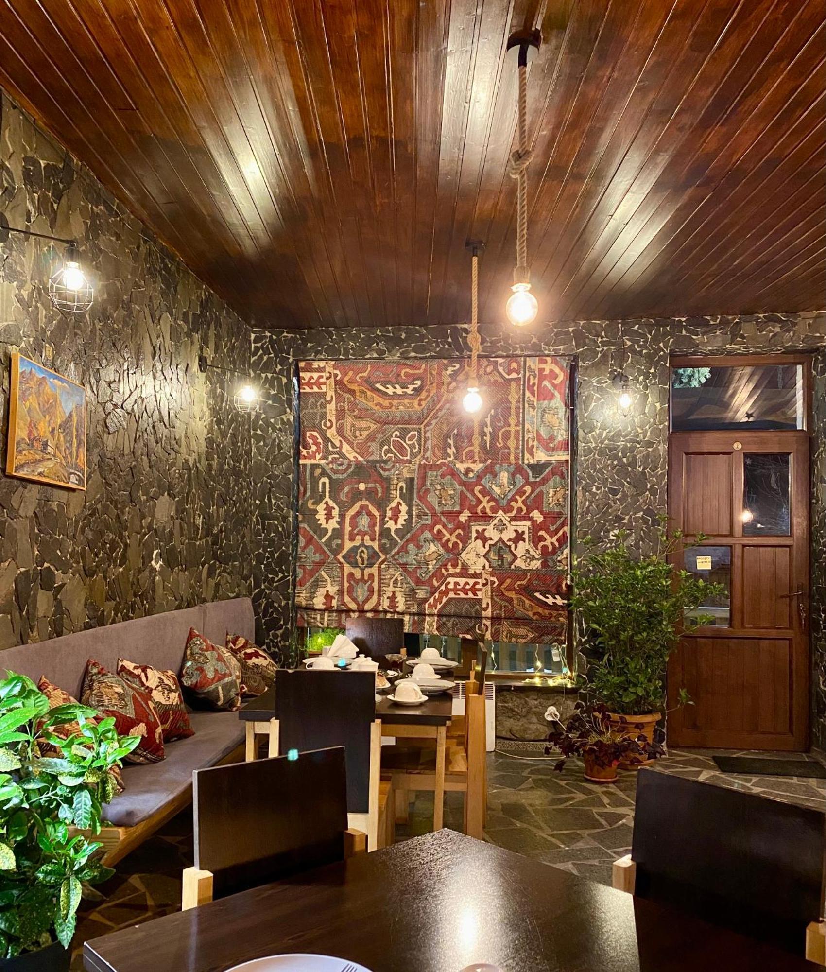 Guest House Nikala Местия Экстерьер фото