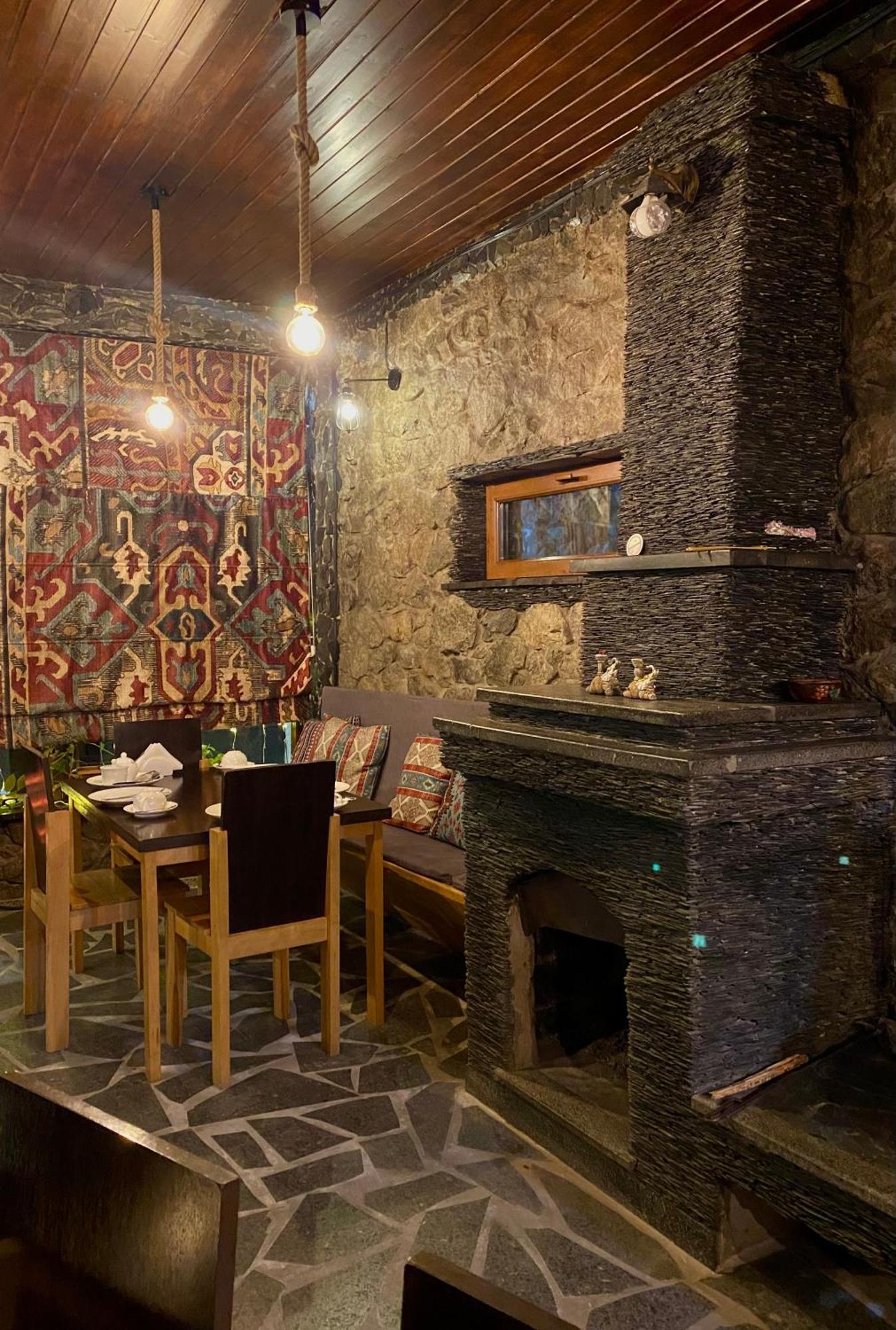 Guest House Nikala Местия Экстерьер фото