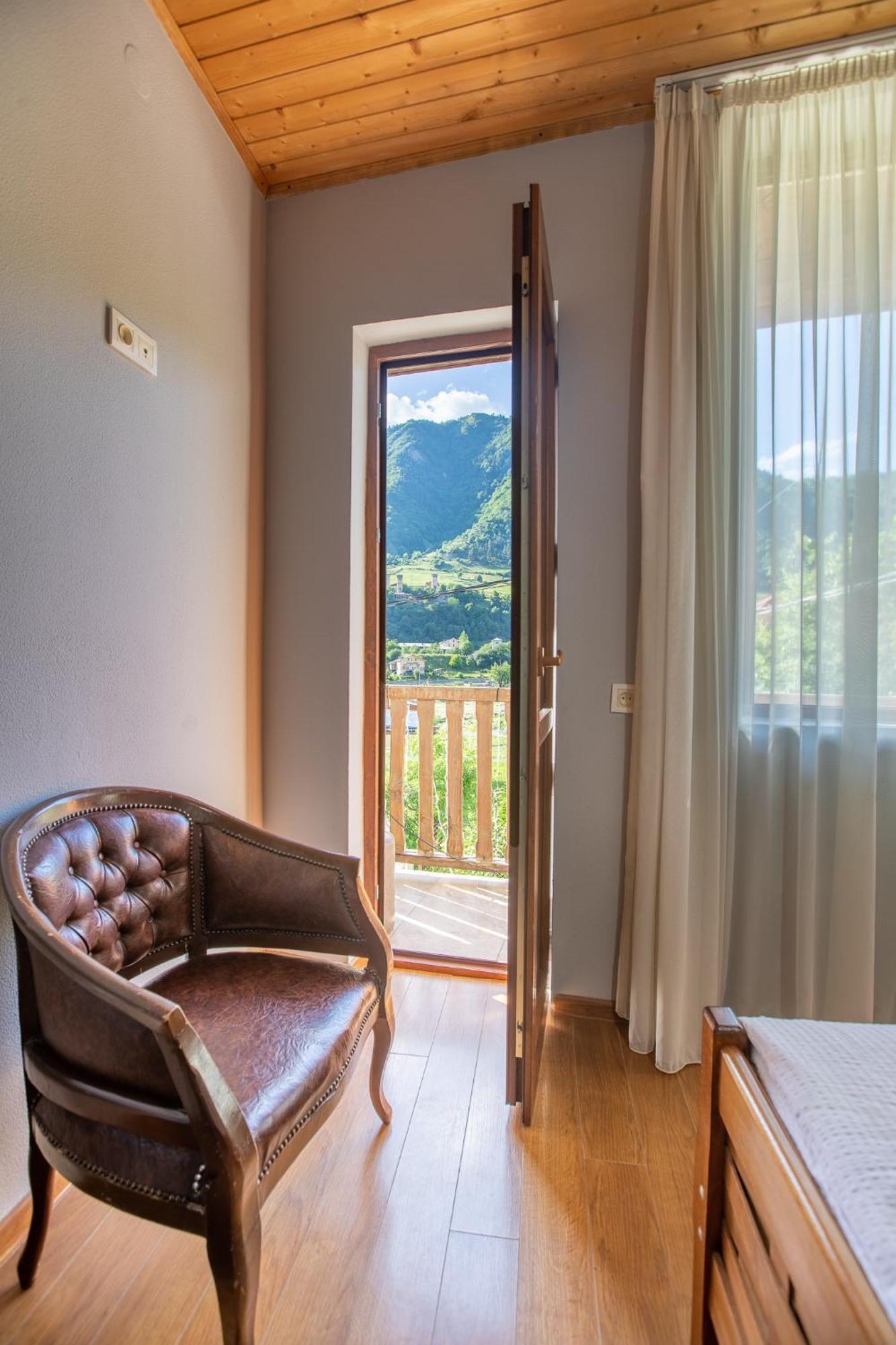 Guest House Nikala Местия Экстерьер фото