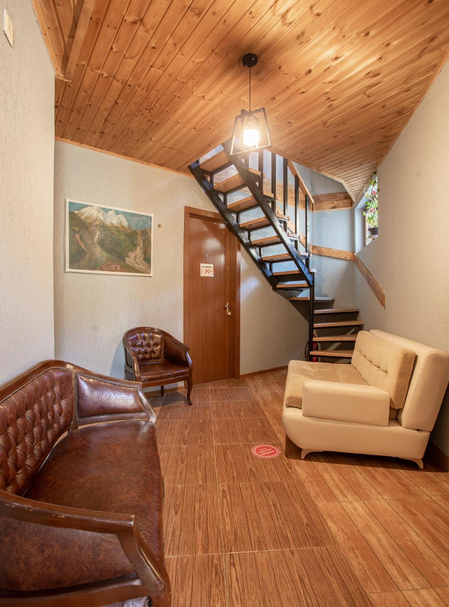 Guest House Nikala Местия Экстерьер фото