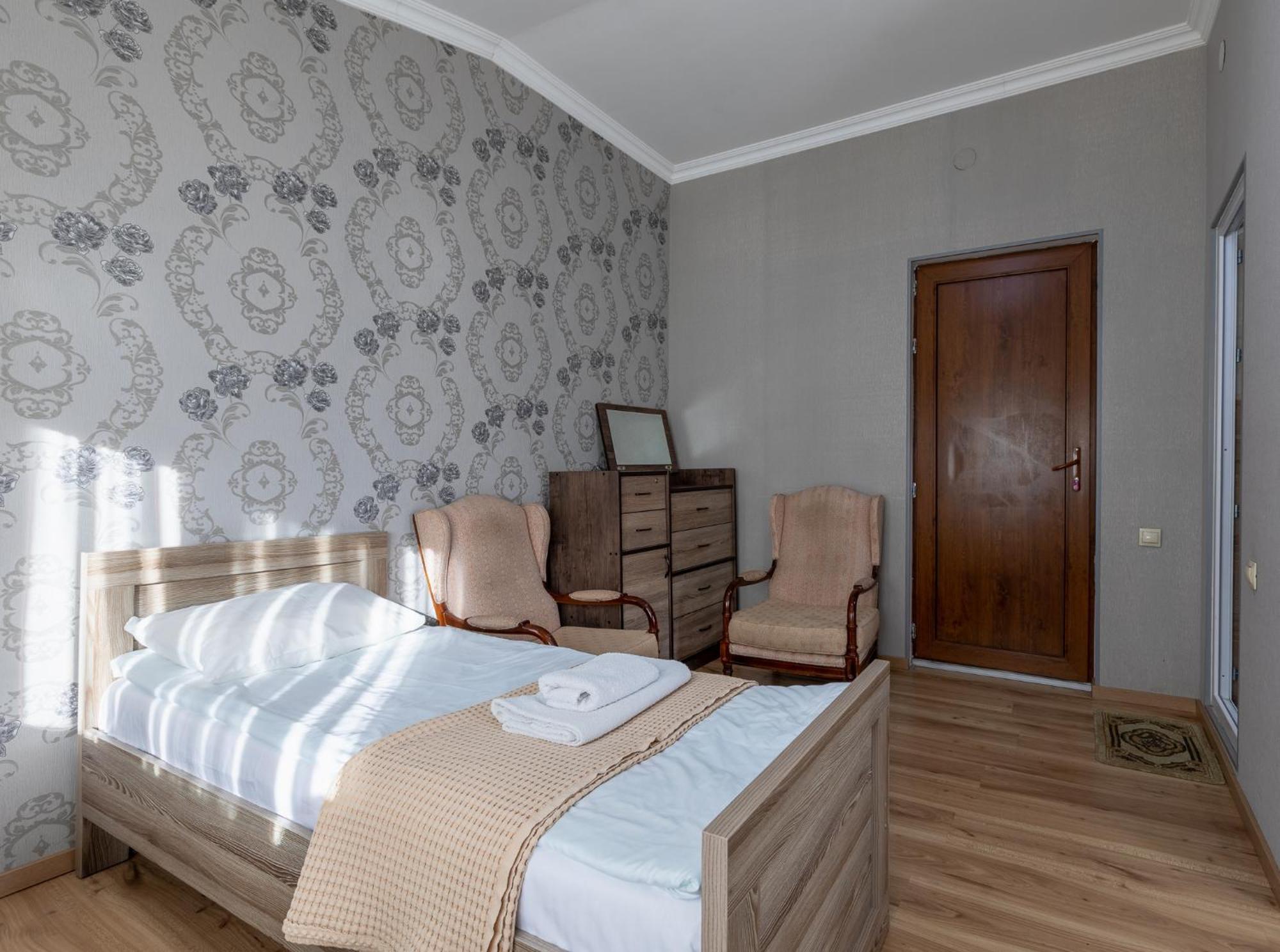 Guest House Nikala Местия Экстерьер фото