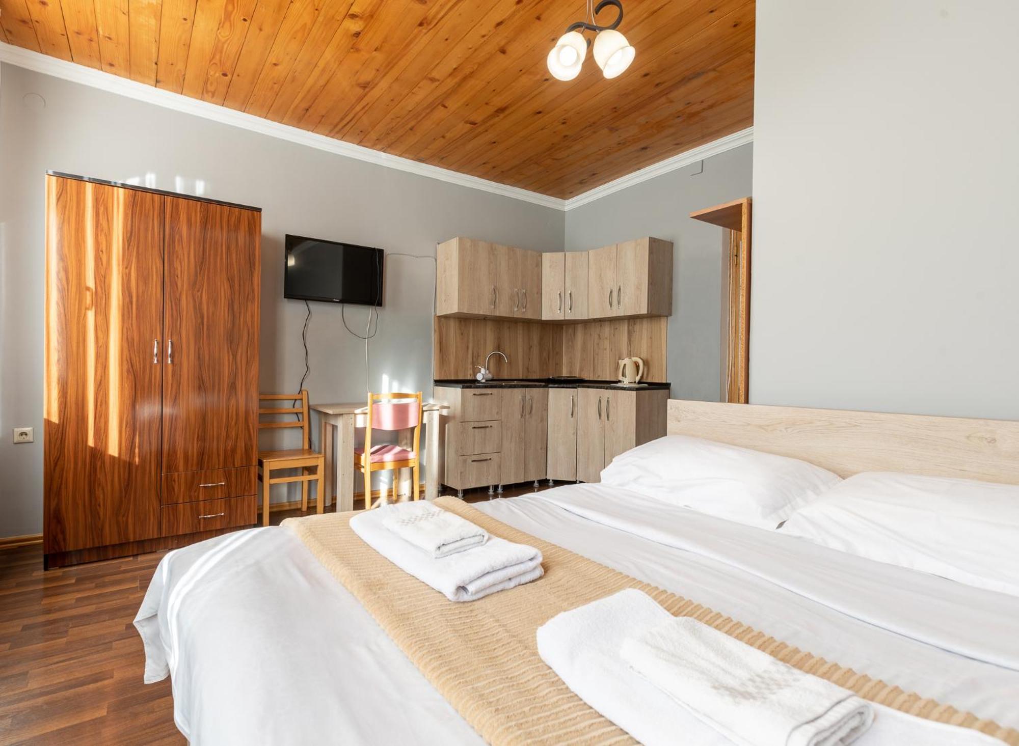 Guest House Nikala Местия Экстерьер фото