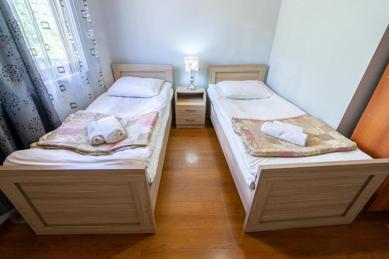 Guest House Nikala Местия Экстерьер фото