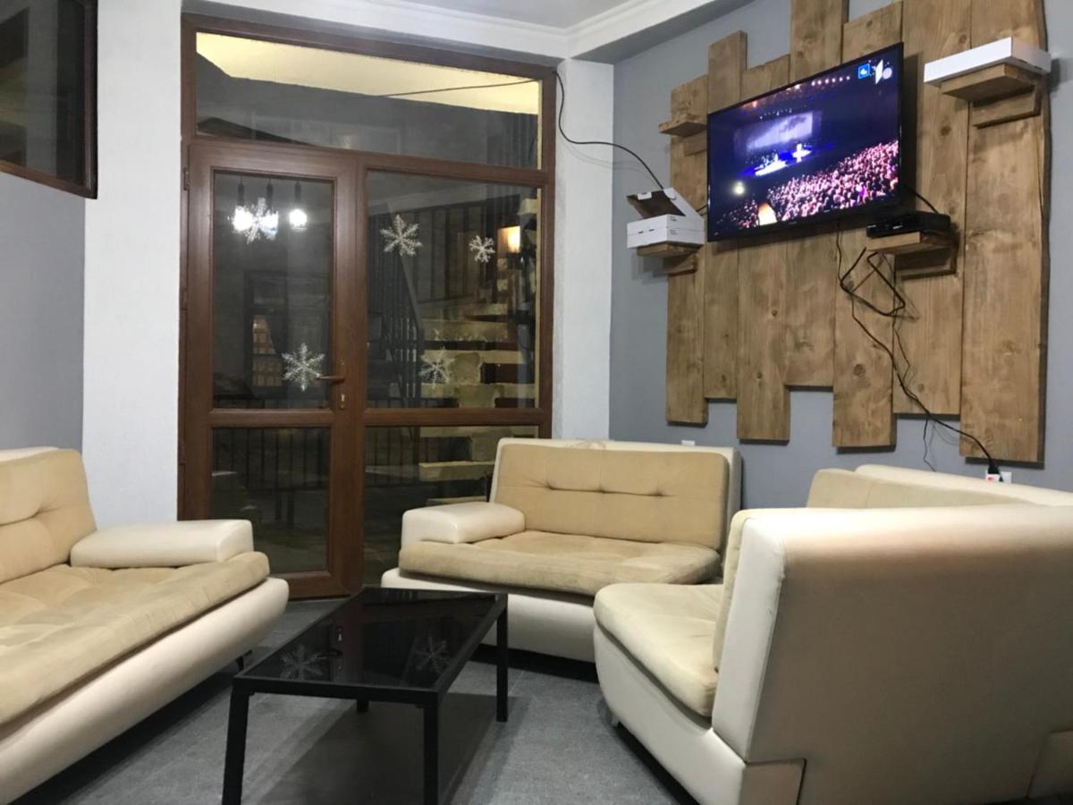 Guest House Nikala Местия Экстерьер фото